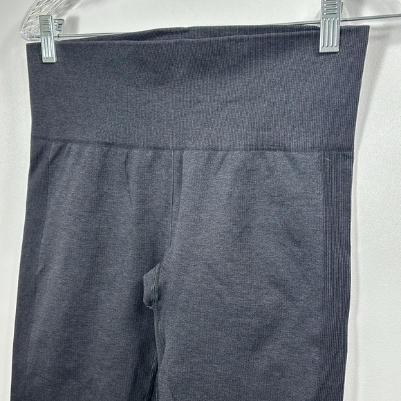 Lululemon Seamlessly Street Black Crop Pants Size 8 - Picture 2 of 9